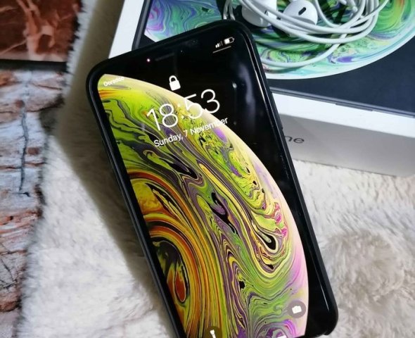 iPhone XS